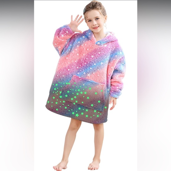 Three Poodle Other - NWT Kids Oversized Hoodie Blanket Grey With Stars Three Poodle